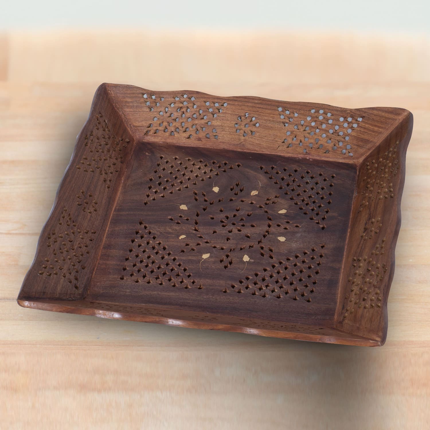 Natural Wooden Rectangular Shaped Serving Tray in Sheesham Wood with Beautiful Flower Design for Kitchen Serving/Dining Tableware